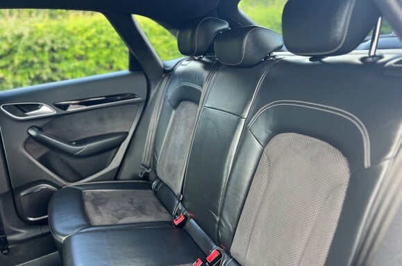 Audi Q3 2.0 TDI QUATTRO BLACK EDITION AUTO 29