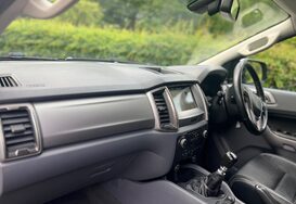 Ford Ranger 3.2 LIMITED 4X4 TDCI DOUBLE CAB PICKUP 25