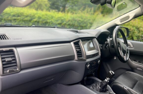 Ford Ranger 3.2 LIMITED 4X4 TDCI DOUBLE CAB PICKUP 25