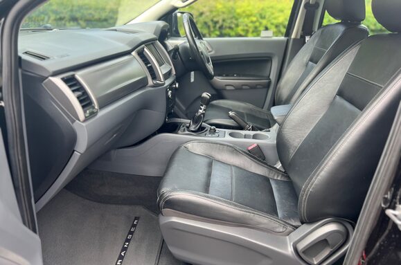 Ford Ranger 3.2 LIMITED 4X4 TDCI DOUBLE CAB PICKUP 25