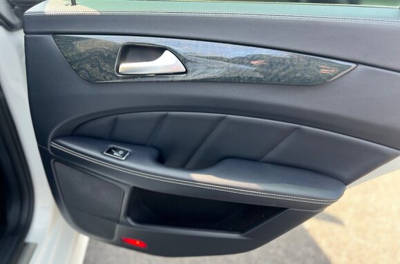 Mercedes-Benz CLS CLS220 D AMG LINE PREMIUM PLUS AUTO 23