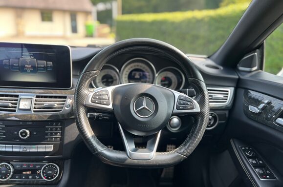 Mercedes-Benz CLS CLS220 D AMG LINE PREMIUM PLUS AUTO 32