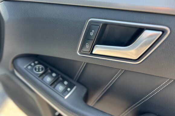 Mercedes-Benz E Class E220 BlueTEC 2.1 D SE AUTO 24