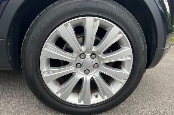 Land Rover Range Rover Evoque 2.2 SD4 PURE TECH AUTO PAN ROOF 9
