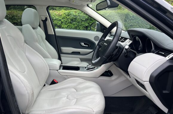 Land Rover Range Rover Evoque 2.2 SD4 PURE TECH AUTO PAN ROOF 16