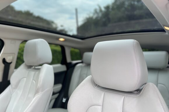 Land Rover Range Rover Evoque 2.2 SD4 PURE TECH AUTO PAN ROOF 23