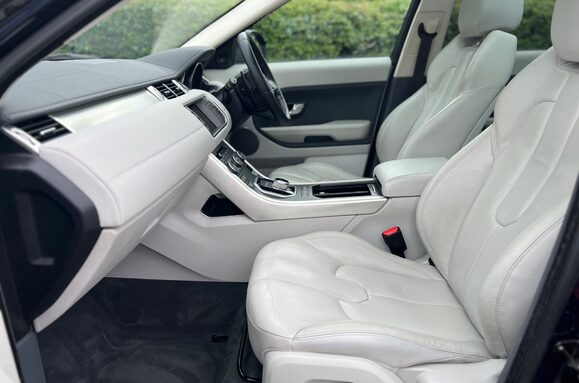 Land Rover Range Rover Evoque 2.2 SD4 PURE TECH AUTO PAN ROOF 25