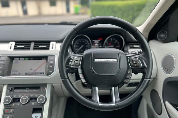 Land Rover Range Rover Evoque 2.2 SD4 PURE TECH AUTO PAN ROOF 31
