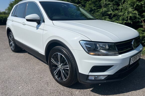 Volkswagen Tiguan SE NAV 2.0 TDI BMT 4MOTION 5