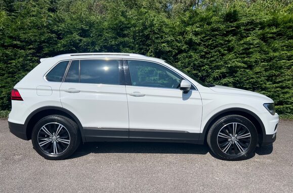 Volkswagen Tiguan SE NAV 2.0 TDI BMT 4MOTION 6