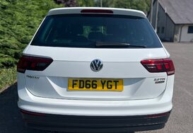 Volkswagen Tiguan SE NAV 2.0 TDI BMT 4MOTION 8