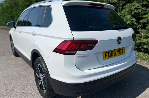 Volkswagen Tiguan SE NAV 2.0 TDI BMT 4MOTION 12