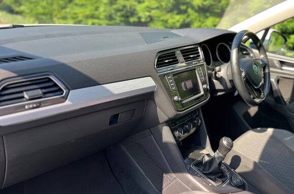 Volkswagen Tiguan SE NAV 2.0 TDI BMT 4MOTION 26