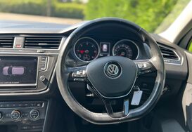 Volkswagen Tiguan SE NAV 2.0 TDI BMT 4MOTION 31
