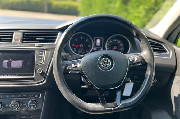 Volkswagen Tiguan SE NAV 2.0 TDI BMT 4MOTION 31