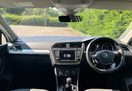 Volkswagen Tiguan SE NAV 2.0 TDI BMT 4MOTION 32