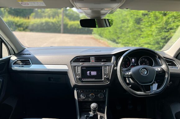 Volkswagen Tiguan SE NAV 2.0 TDI BMT 4MOTION 32