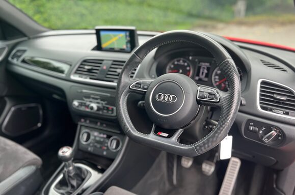 Audi Q3 1.4 TFSI BLACK EDITION £5000 EXTRAS 17