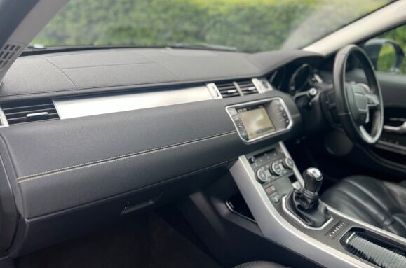 Land Rover Range Rover Evoque 2.2 SD4 DYNAMIC PANORAMIC SUNROOF 26