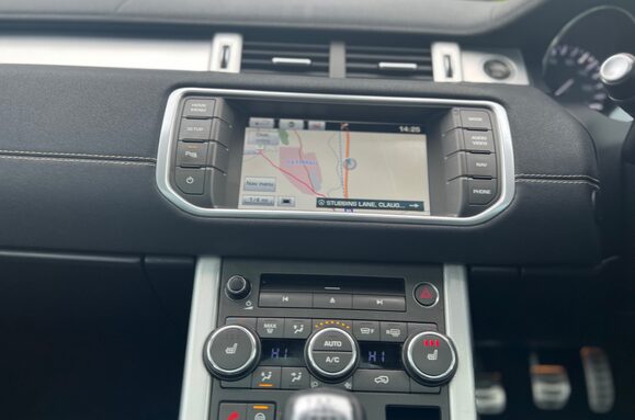 Land Rover Range Rover Evoque 2.2 SD4 DYNAMIC PANORAMIC SUNROOF 33