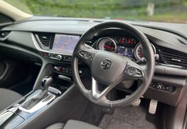 Vauxhall Insignia 2.0 TDi SRI NAV AUTO TOURER ESTATE 17