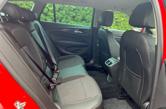Vauxhall Insignia 2.0 TDi SRI NAV AUTO TOURER ESTATE 21