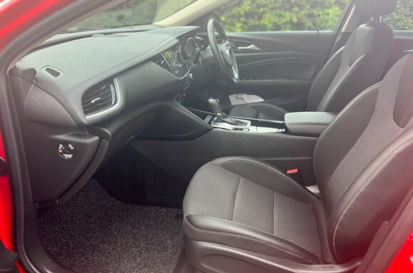 Vauxhall Insignia 2.0 TDi SRI NAV AUTO TOURER ESTATE 25