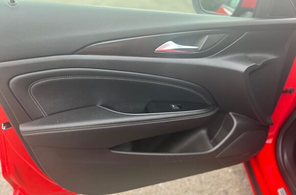 Vauxhall Insignia 2.0 TDi SRI NAV AUTO TOURER ESTATE 27