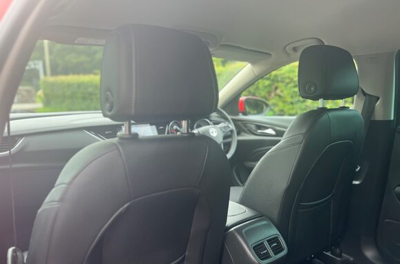 Vauxhall Insignia 2.0 TDi SRI NAV AUTO TOURER ESTATE 28