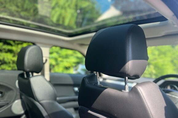 Land Rover Range Rover Evoque 2.2 SD4 PURE TECH AUTO PAN ROOF 19