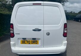 Vauxhall Combo L1H1 2300 SPORTIVE S/S 8