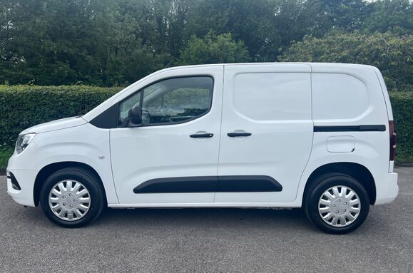 Vauxhall Combo L1H1 2300 SPORTIVE S/S 11