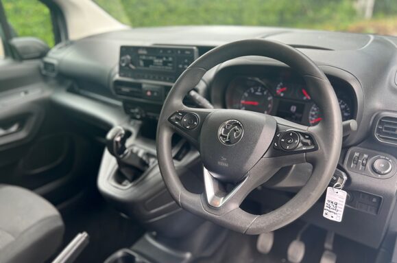 Vauxhall Combo L1H1 2300 SPORTIVE S/S 14