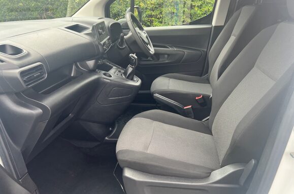 Vauxhall Combo L1H1 2300 SPORTIVE S/S 17