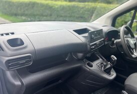Vauxhall Combo L1H1 2300 SPORTIVE S/S 20