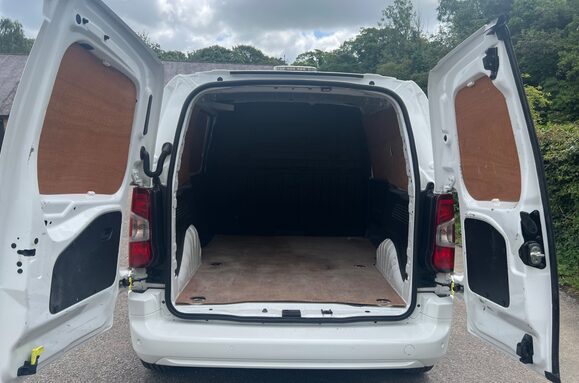 Vauxhall Combo L1H1 2300 SPORTIVE S/S 23