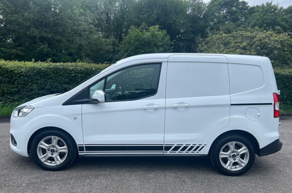 Ford Transit Courier 1.0 LIMITED L1 EURO 6 VAN 11