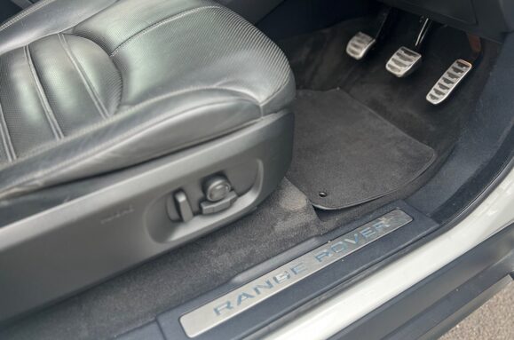Land Rover Range Rover Evoque TD4 HSE DYNAMIC AUTO BLACK PACK 19