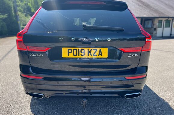 Volvo XC60 2.0 D4 R-DESIGN AWD AUTO GLASS PANORAMIC ROOF 13