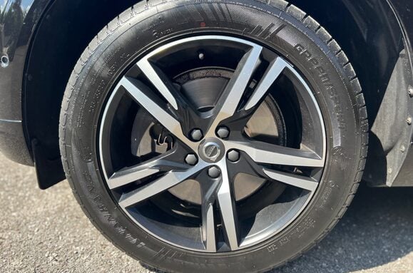 Volvo XC60 2.0 D4 R-DESIGN AWD AUTO GLASS PANORAMIC ROOF 19
