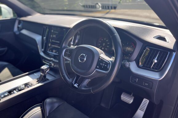 Volvo XC60 2.0 D4 R-DESIGN AWD AUTO GLASS PANORAMIC ROOF 20