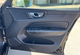 Volvo XC60 2.0 D4 R-DESIGN AWD AUTO GLASS PANORAMIC ROOF 23
