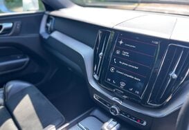 Volvo XC60 2.0 D4 R-DESIGN AWD AUTO GLASS PANORAMIC ROOF 25