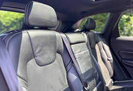 Volvo XC60 2.0 D4 R-DESIGN AWD AUTO GLASS PANORAMIC ROOF 26