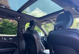 Volvo XC60 2.0 D4 R-DESIGN AWD AUTO GLASS PANORAMIC ROOF 27