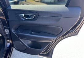 Volvo XC60 2.0 D4 R-DESIGN AWD AUTO GLASS PANORAMIC ROOF 30