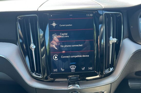Volvo XC60 2.0 D4 R-DESIGN AWD AUTO GLASS PANORAMIC ROOF 38