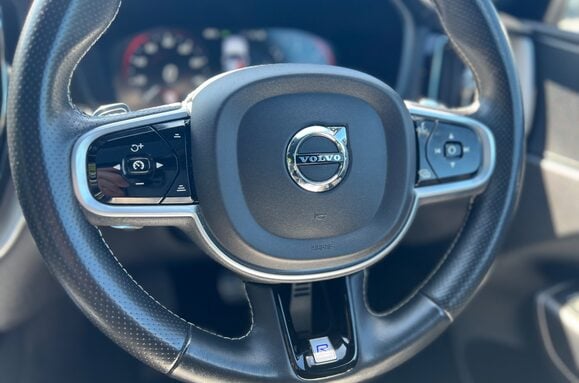 Volvo XC60 2.0 D4 R-DESIGN AWD AUTO GLASS PANORAMIC ROOF 39
