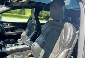 Volvo XC60 2.0 D4 R-DESIGN AWD AUTO GLASS PANORAMIC ROOF 42