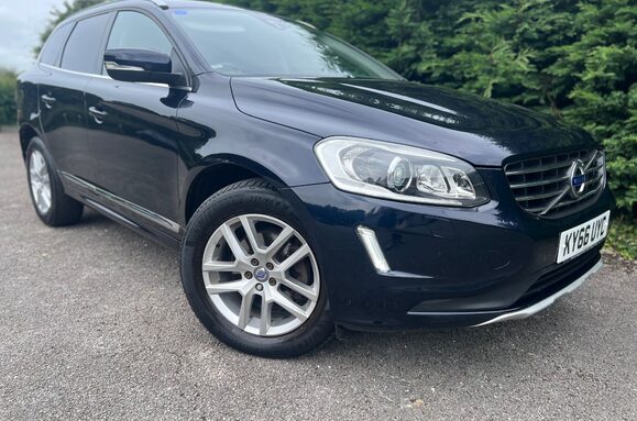 Volvo XC60 2.4 D5 SE LUX NAV AWD AUTO 1